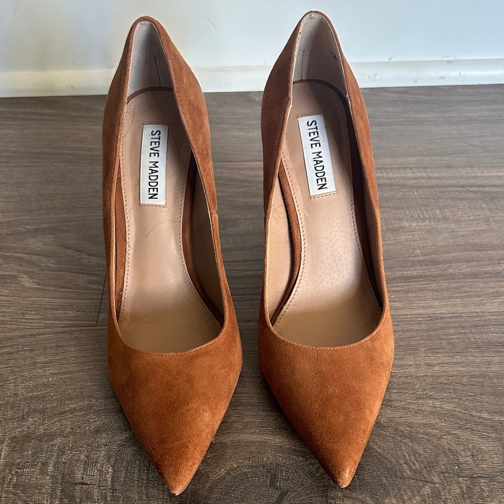 Steve Madden Burnt Orange Suede Pointed-Toe Block Heel Pumps - Picture 2 of 4